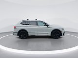 Used 2022 Volkswagen Tiguan SE R-Line image 4