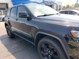 Used 2018 Jeep Grand Cherokee Laredo image 2