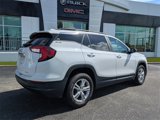 Used 2022 GMC Terrain SLE w/ Driver Convenience Package image 4