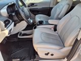Used 2021 Chrysler Pacifica Touring-L image 5