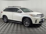 Used 2019 Toyota Highlander XLE image 3