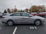 New 2025 Hyundai Elantra SE image 3