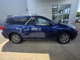 Used 2020 Nissan Pathfinder SV image 2