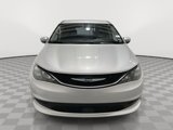 Used 2022 Chrysler Voyager LX image 4