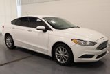 Used 2017 Ford Fusion SE image 2