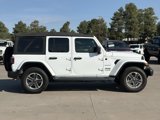 Used 2018 Jeep Wrangler Unlimited Sahara image 2