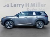 Used 2021 Nissan Rogue SV image 2