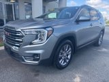Used 2023 GMC Terrain SLT image 2