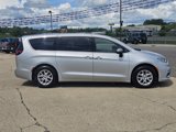 Used 2023 Chrysler Pacifica Touring-L image 6