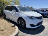 Used 2017 Chrysler Pacifica Touring-L image 2