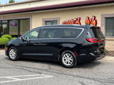 Used 2021 Chrysler Pacifica Touring-L image 4
