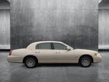 Used 2000 Lincoln Town Car Cartier image 4
