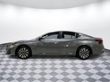 Used 2024 Nissan Altima 2.5 SV image 2