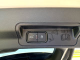 Used 2020 Ford Explorer XLT w/ Equipment Group 202A image 5