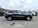 Used 2021 Jeep Grand Cherokee Laredo image 4