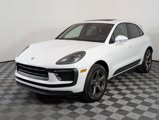 Certified 2022 Porsche Macan image 2