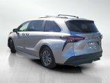 Used 2021 Toyota Sienna XLE image 6