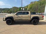 Used 2017 Toyota Tacoma TRD Off-Road image 4