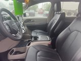 Used 2023 Chrysler Pacifica Touring-L image 5