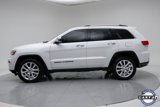 Used 2017 Jeep Grand Cherokee Limited image 2