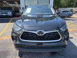 Used 2021 Toyota Highlander XLE image 3