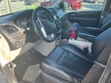 Used 2015 Chrysler Town & Country Touring image 5