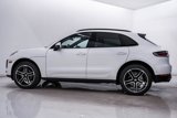 Certified 2021 Porsche Macan image 2