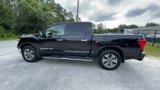 Used 2019 Nissan Titan SV w/ SV Convenience Package image 5