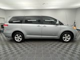 Used 2014 Toyota Sienna L image 2