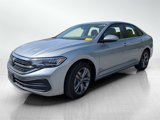 Used 2024 Volkswagen Jetta SE image 2