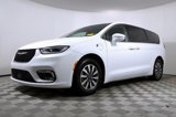 Used 2022 Chrysler Pacifica Touring-L image 2