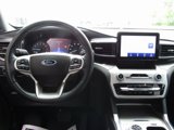 Used 2022 Ford Explorer XLT w/ Equipment Group 202A image 5