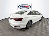 Used 2021 Volkswagen Jetta SE w/ SE Cold Weather Package image 2