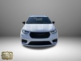 New 2024 Chrysler Pacifica Limited w/ S Appearance Package image 2