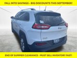 Used 2017 Jeep Cherokee Latitude w/ Comfort/Convenience Group image 5