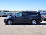 Used 2022 Chrysler Pacifica Touring-L image 2
