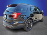 Used 2017 Ford Explorer XLT w/ Equipment Group 202A image 5