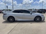 Used 2024 Toyota Camry SE image 3