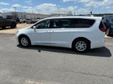 Used 2020 Chrysler Pacifica Touring-L image 6