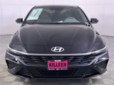 Used 2025 Hyundai Elantra Sport image 2