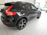 Certified 2022 Volvo XC40 T5 R-Design image 4