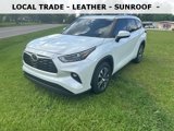 Used 2022 Toyota Highlander XLE image 2