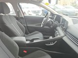 Used 2023 Hyundai Elantra SE w/ Cargo Package image 4