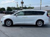 Used 2020 Chrysler Pacifica Limited image 5
