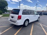 Used 2019 Dodge Grand Caravan SE w/ UConnect Hands-Free Group image 4