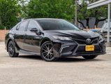 Used 2022 Toyota Camry SE image 2