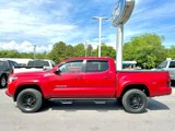 Used 2022 Toyota Tacoma SR5 w/ Technology Package image 2