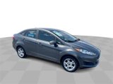 Used 2016 Ford Fiesta SE image 2