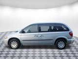 Used 2002 Chrysler Voyager LX image 4