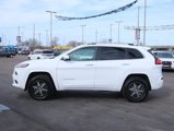 Used 2018 Jeep Cherokee Overland image 2